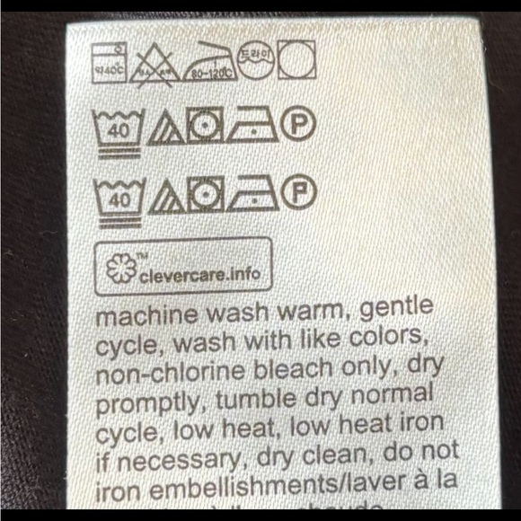 Calvin Klein New York Cityscape Buildings Black Graphic Tee - Picture 3 of 8